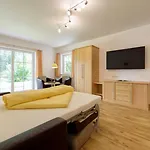 La Apartmanhotel 4*