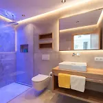 La Aparthotel 4*