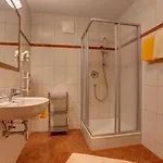 La 4*